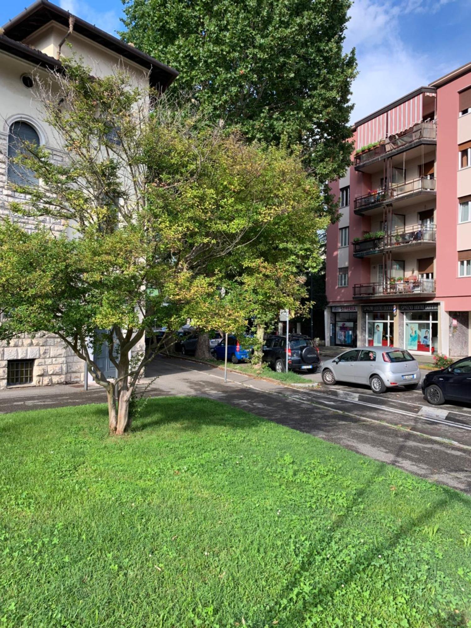 Tri Apartment Бреша Екстериор снимка